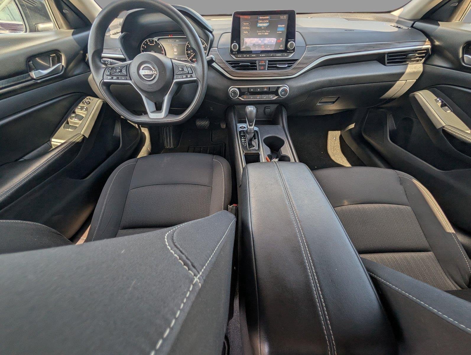 Used 2025 Garnet Pearl Metallic Nissan SV image 31