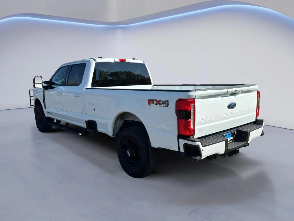Used 2023 Oxford White Ford XLT image 3