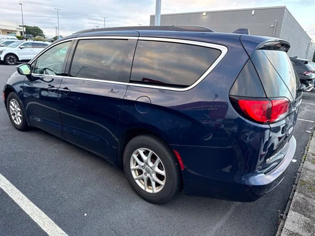 Used 2020 Blue Chrysler LXI image 4