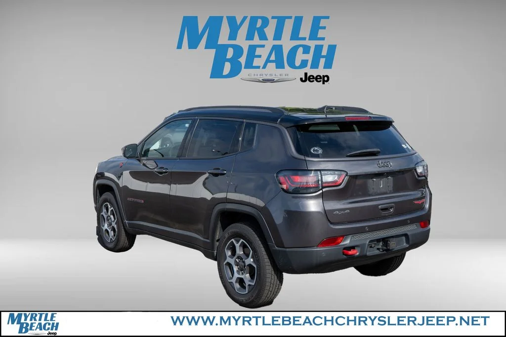 Certified Used 2022 Granite Crystal Metallic Clearcoat Jeep Trailhawk image 4