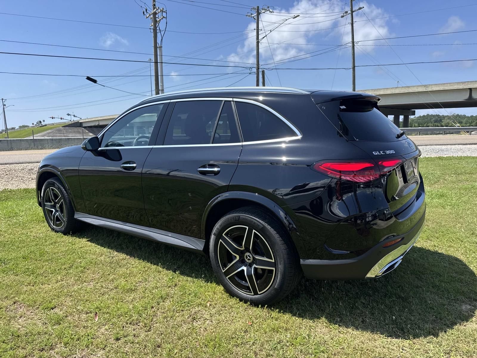 Certified Used 2026 Black Mercedes-Benz GLC 300 image 7