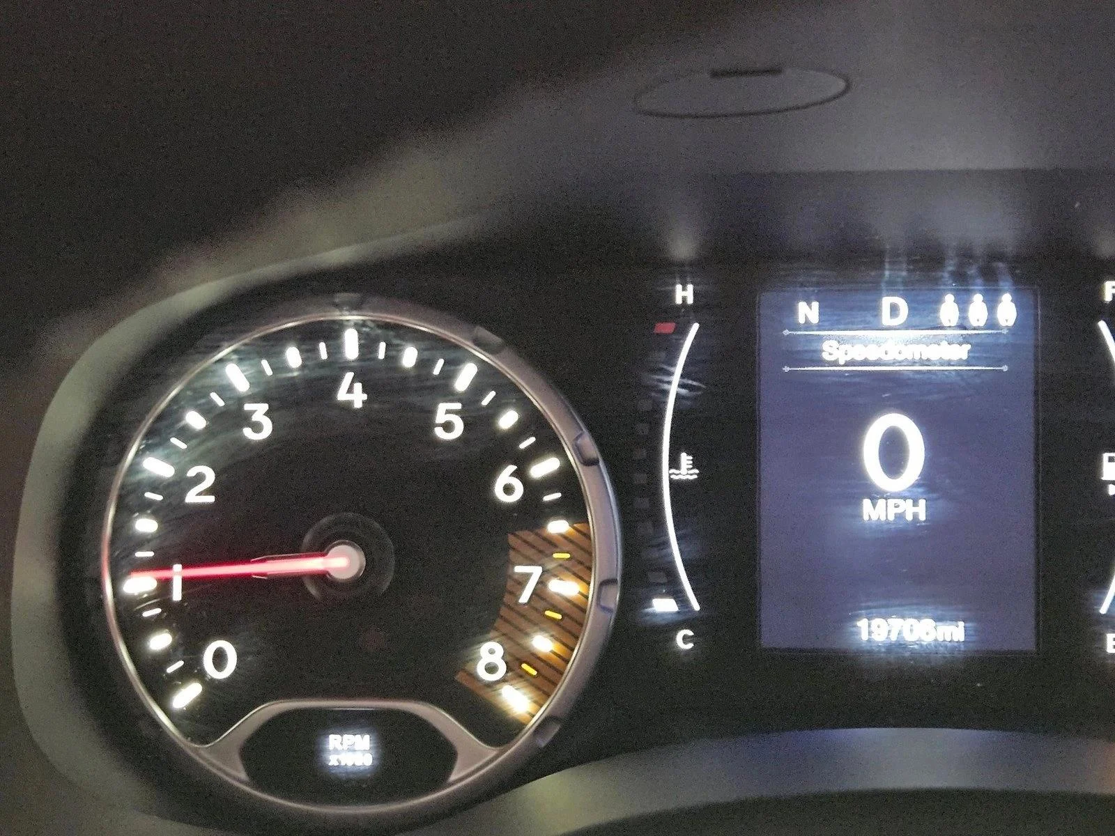Used 2019 Alpine White Clearcoat Jeep Latitude image 11