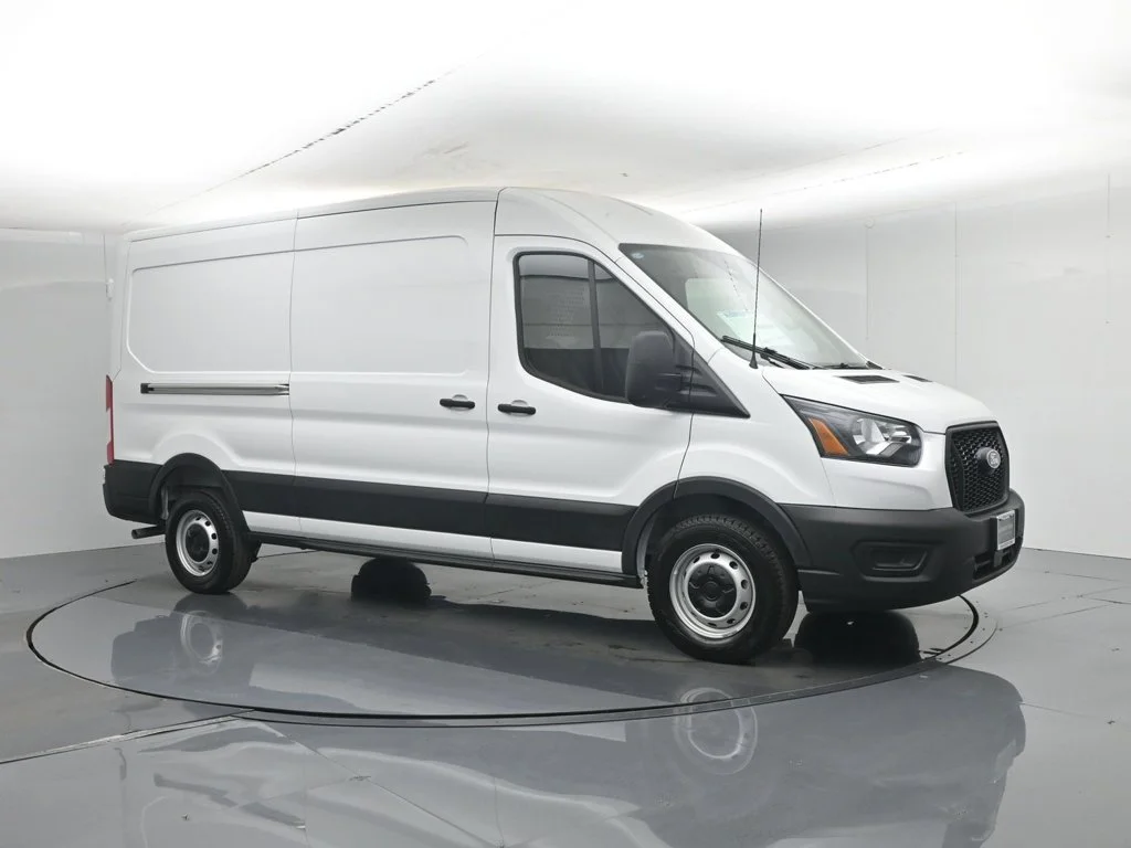 New 2026 Oxford White Ford Base image 5