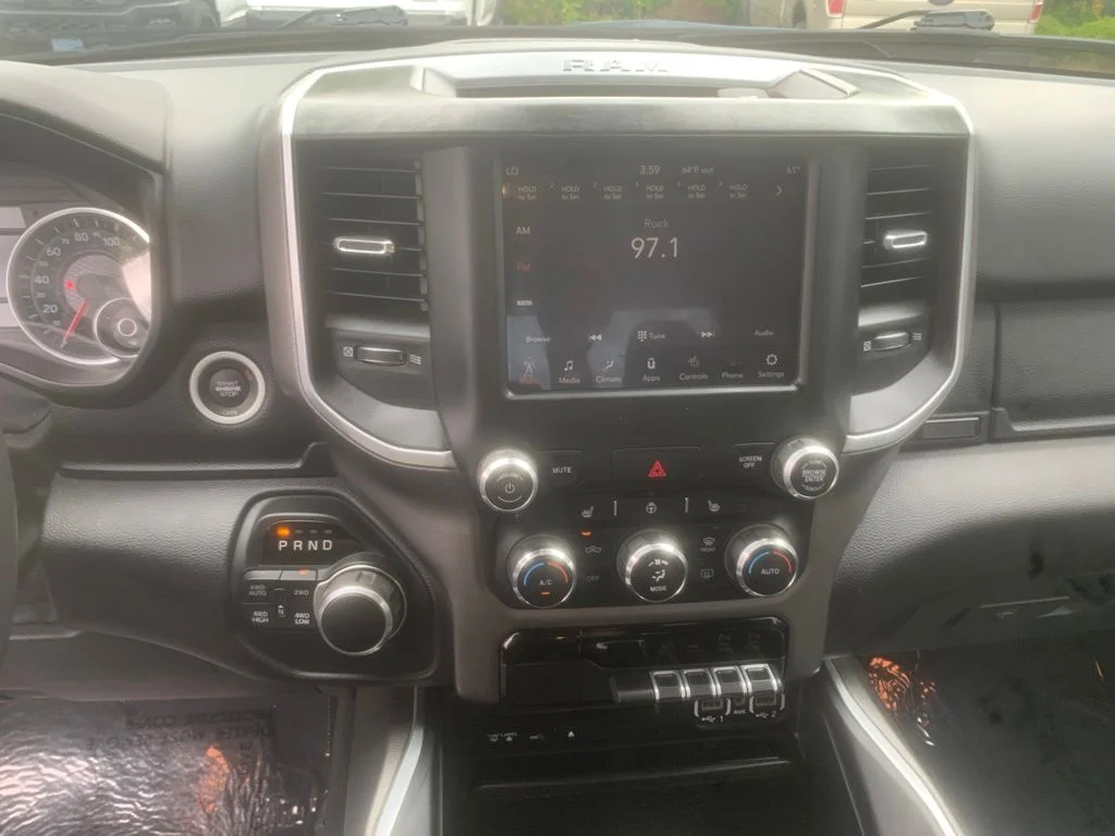 Used 2019 Granite Crystal Metallic Clearcoat Ram Big Horn/Lone Star image 18