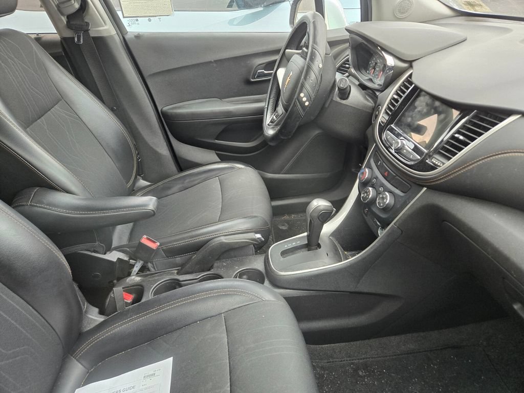 Used 2019 SILVER ICE METALLIC Chevrolet LT image 2