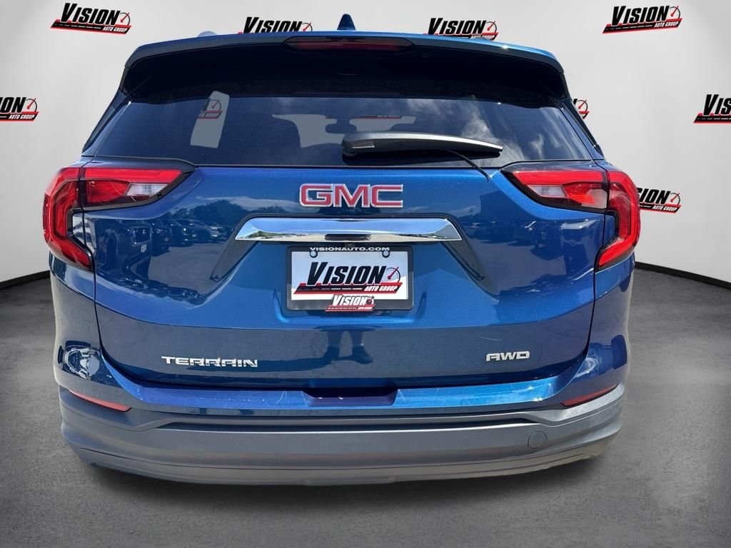 Used 2020 Blue GMC SLE image 6