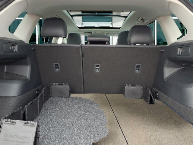 2026 Volkswagen Tiguan SE - Photo 9