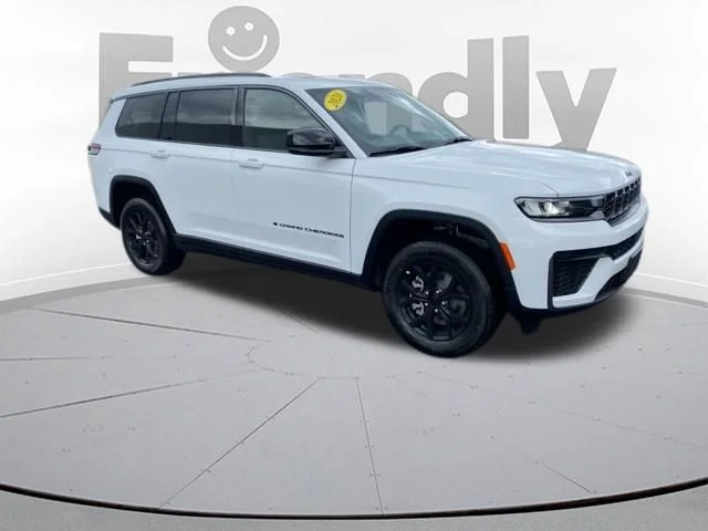 New 2026 Bright White Clear-Coat Exterior Paint Jeep Altitude image 7
