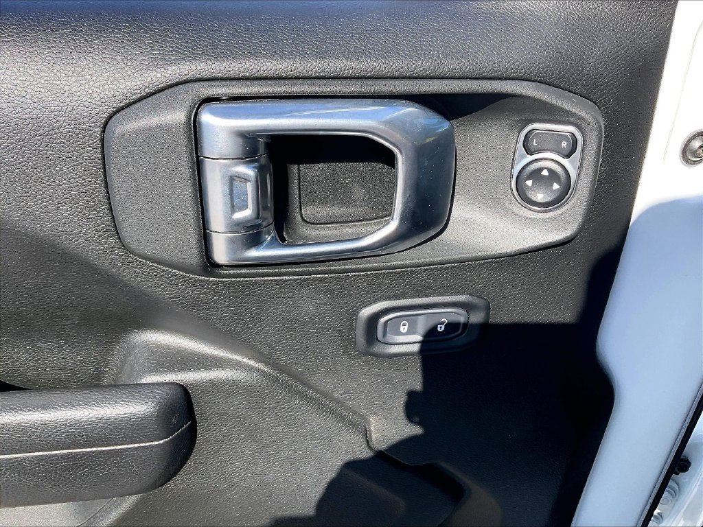 Used 2024 Bright White Clearcoat Jeep Rubicon image 35