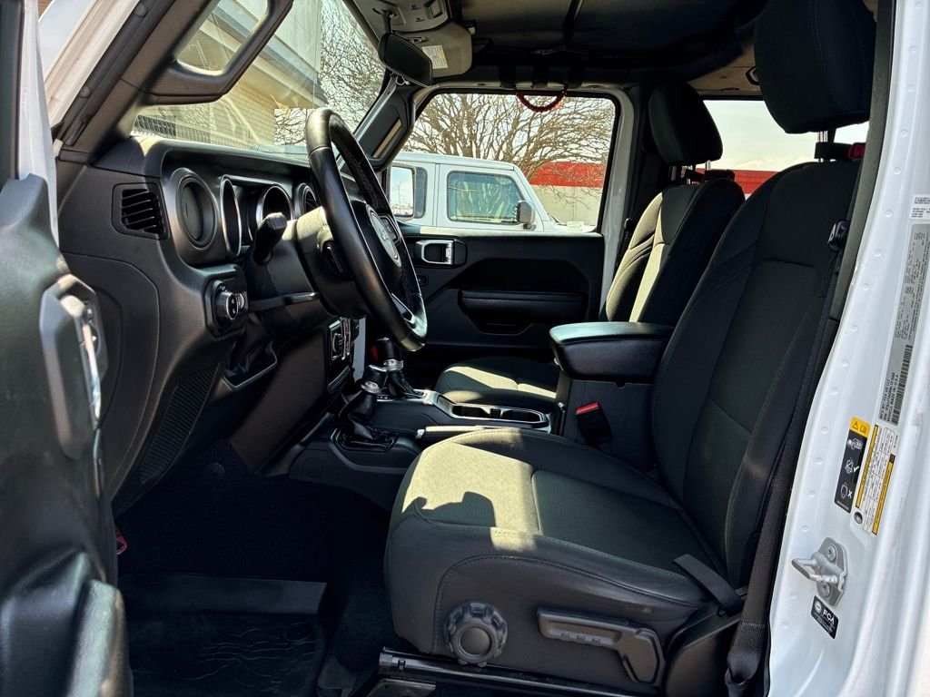 Used 2022 White Jeep Sport image 10
