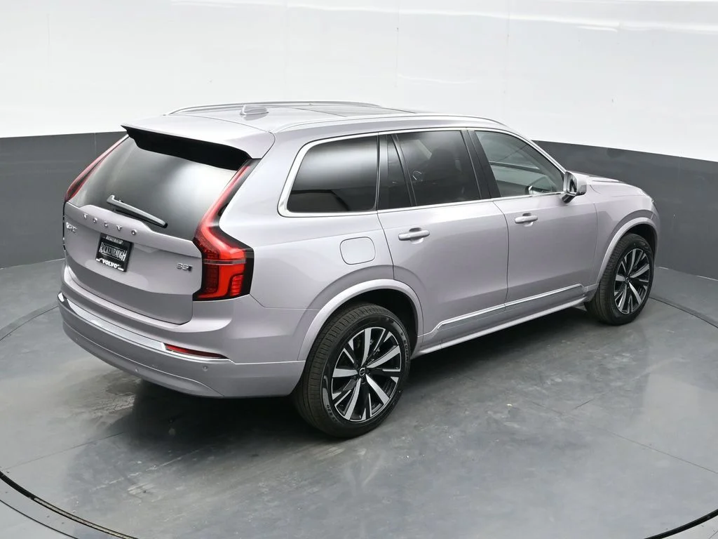 Used 2026 Aurora Silver Volvo Core image 35