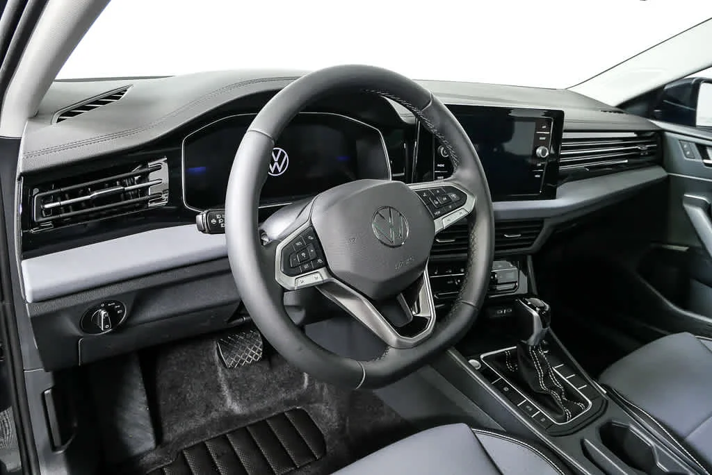 New 2026 Platinum Gray Metallic Volkswagen SE image 4