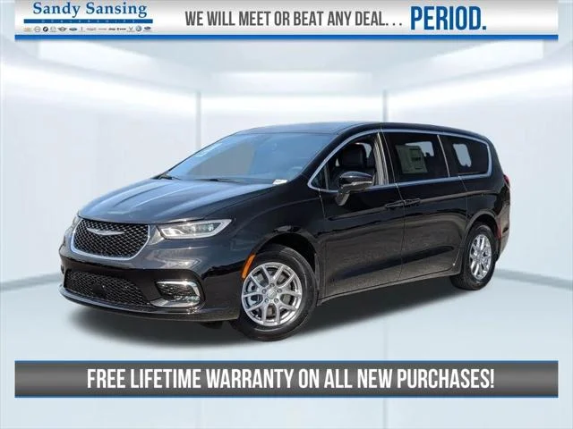 2026 Chrysler Pacifica Select's photo