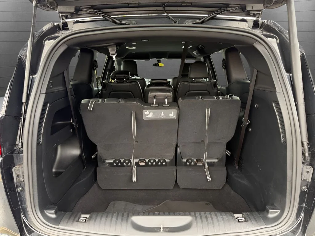 Used 2020 Black Chrysler Touring L image 10
