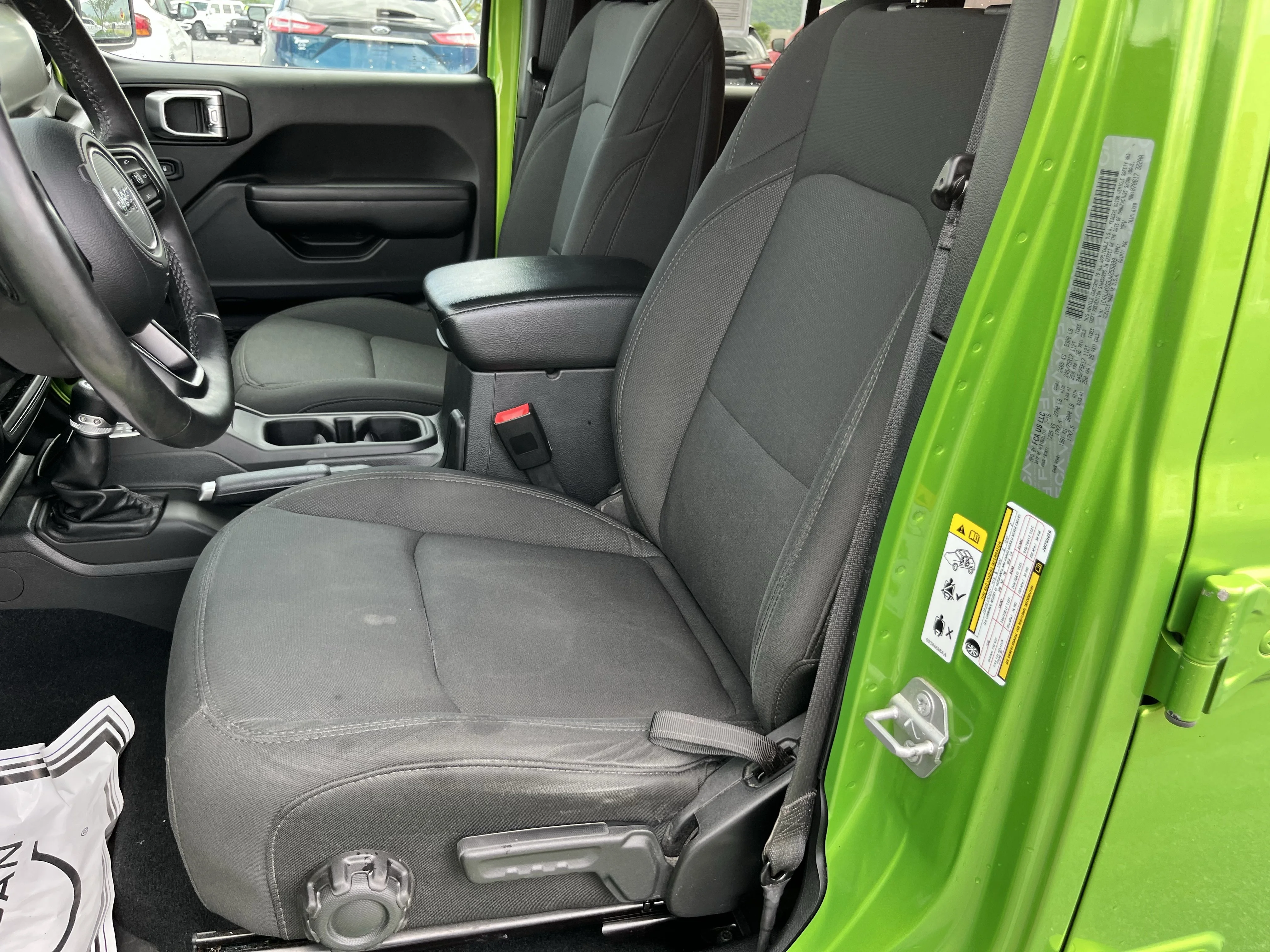 Used 2018 Mojito! Clearcoat Jeep Unlimited Sport S image 14