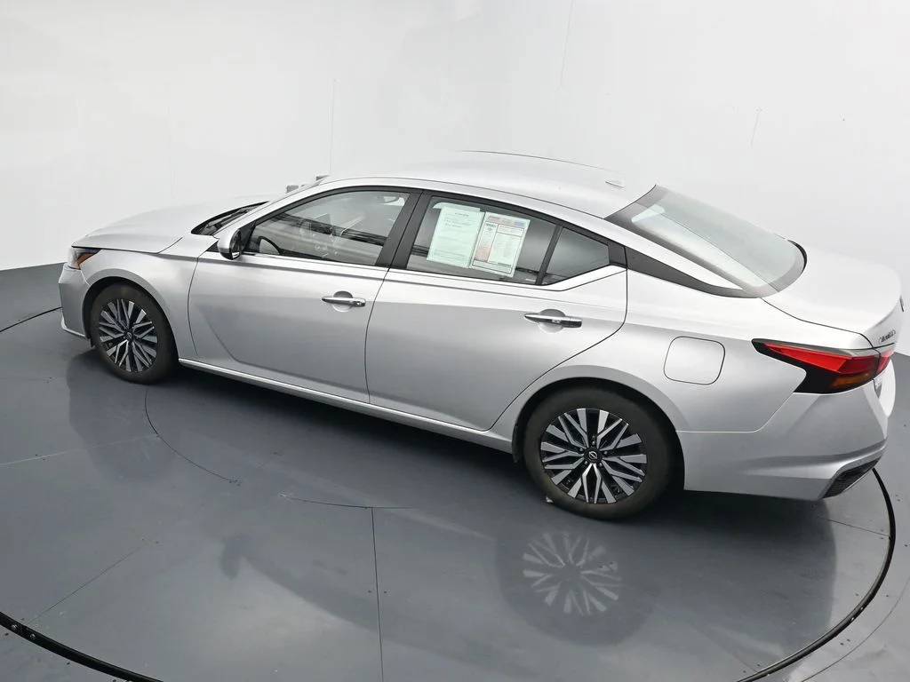 Used 2024 Silver Nissan 2.5 SV image 24