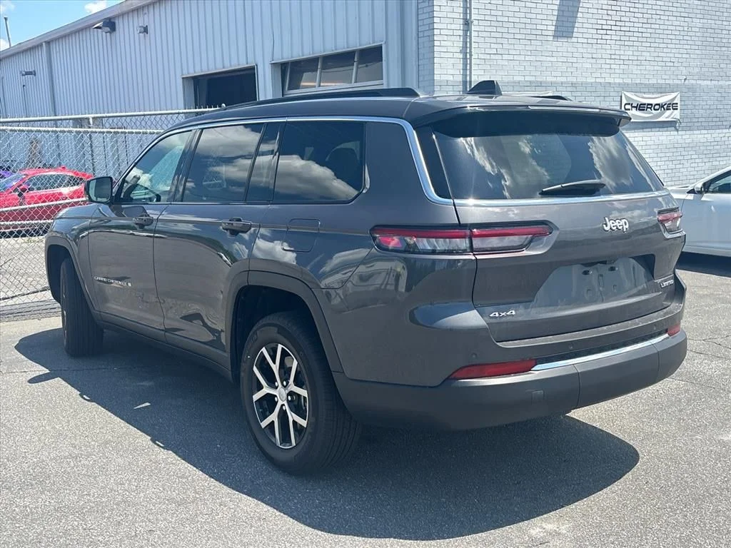 Used 2025 Gray Jeep Limited image 7