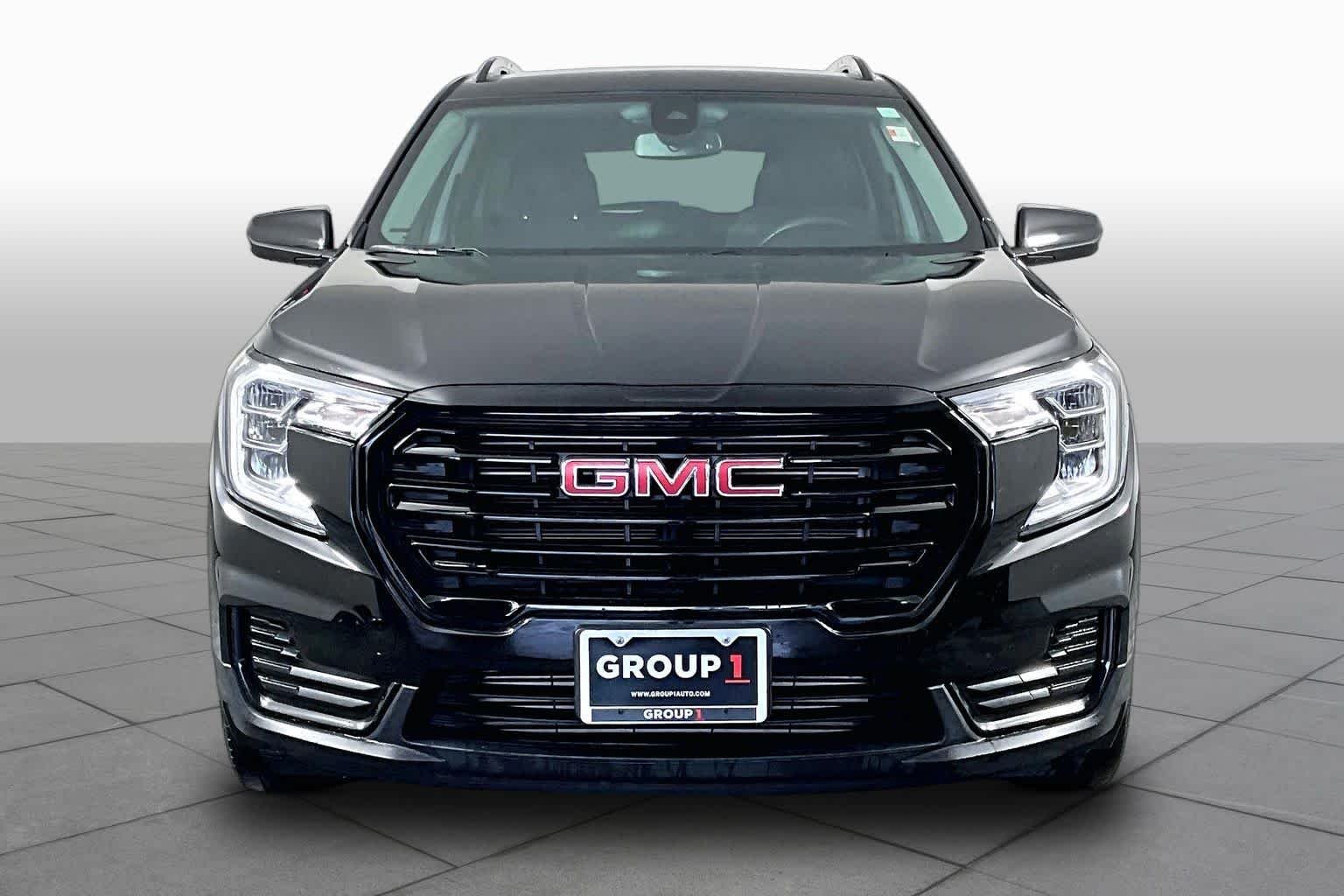 Used 2023 Ebony Twilight Metallic GMC SLE image 4