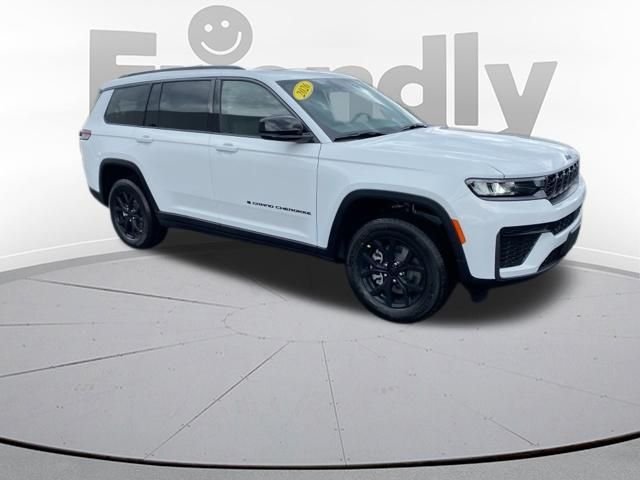 New 2026 Bright White Clear-Coat Exterior Paint Jeep Altitude image 7