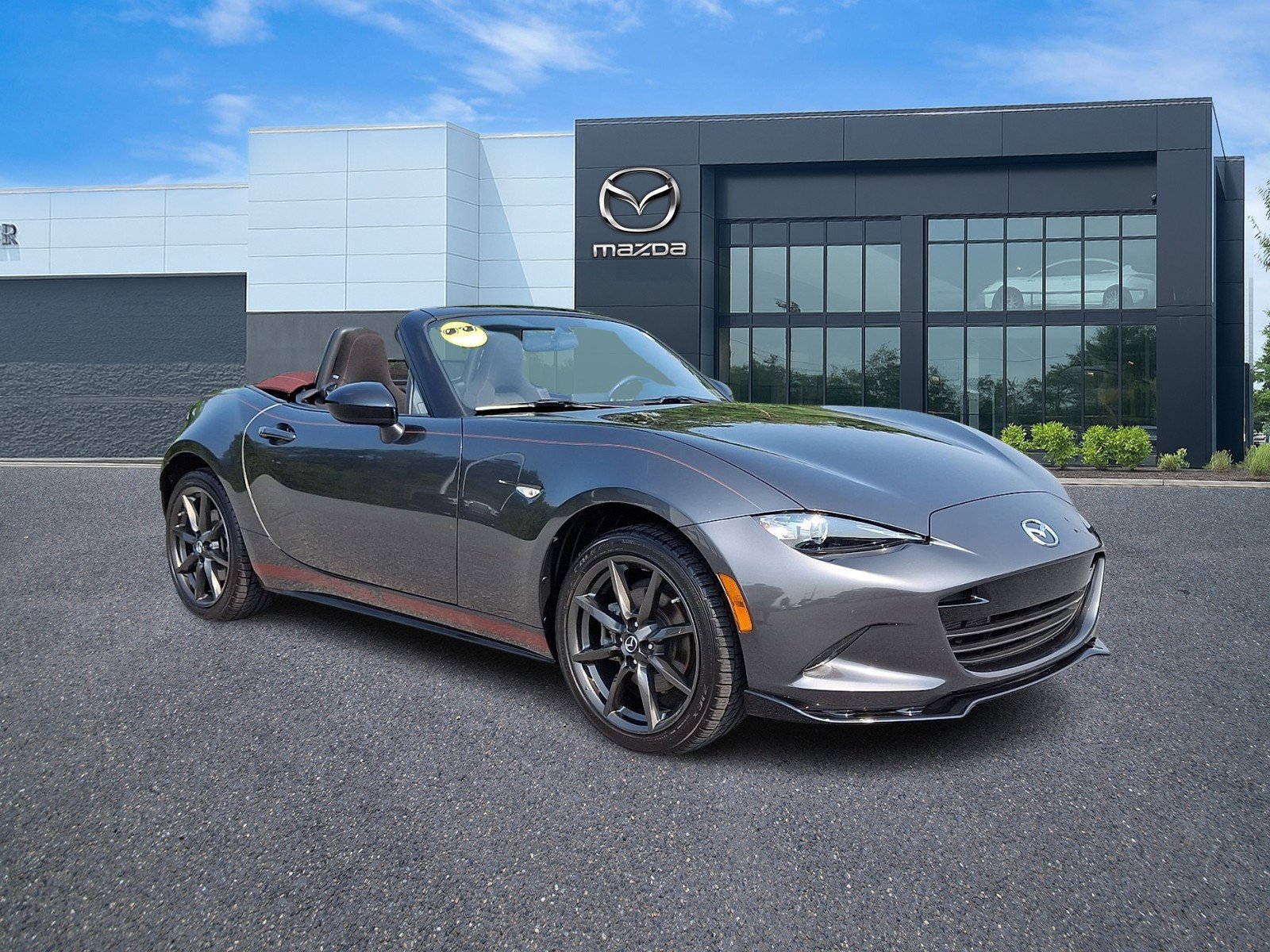 Used 2018 Machine Gray Mazda Club image 1