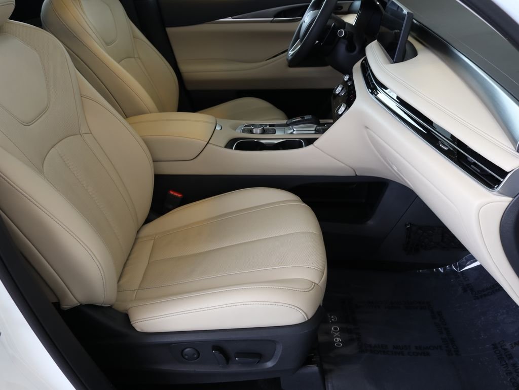 Certified Used 2023 White INFINITI LUXE image 47