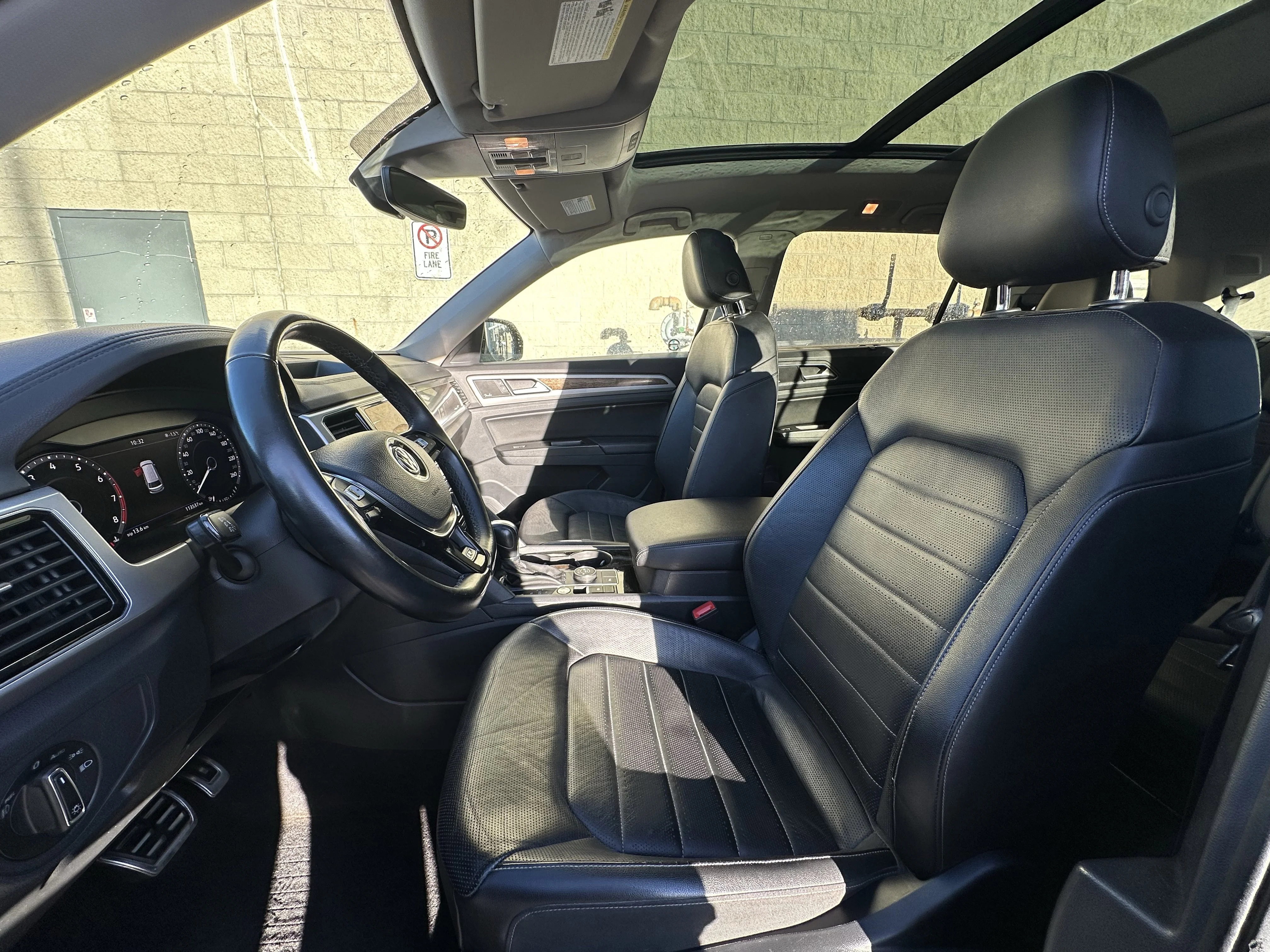 Certified Used 2019 Black Volkswagen Execline image 12