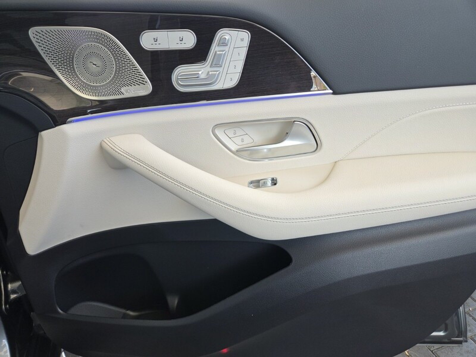 New 2026 Selenite Grey Metallic Mercedes-Benz GLE 350 4MATIC® SUV image 20