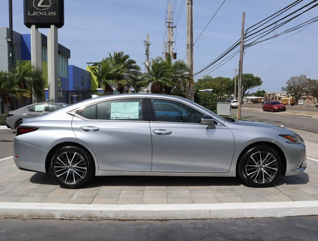 Used 2025 Silver Lexus 350 image 4