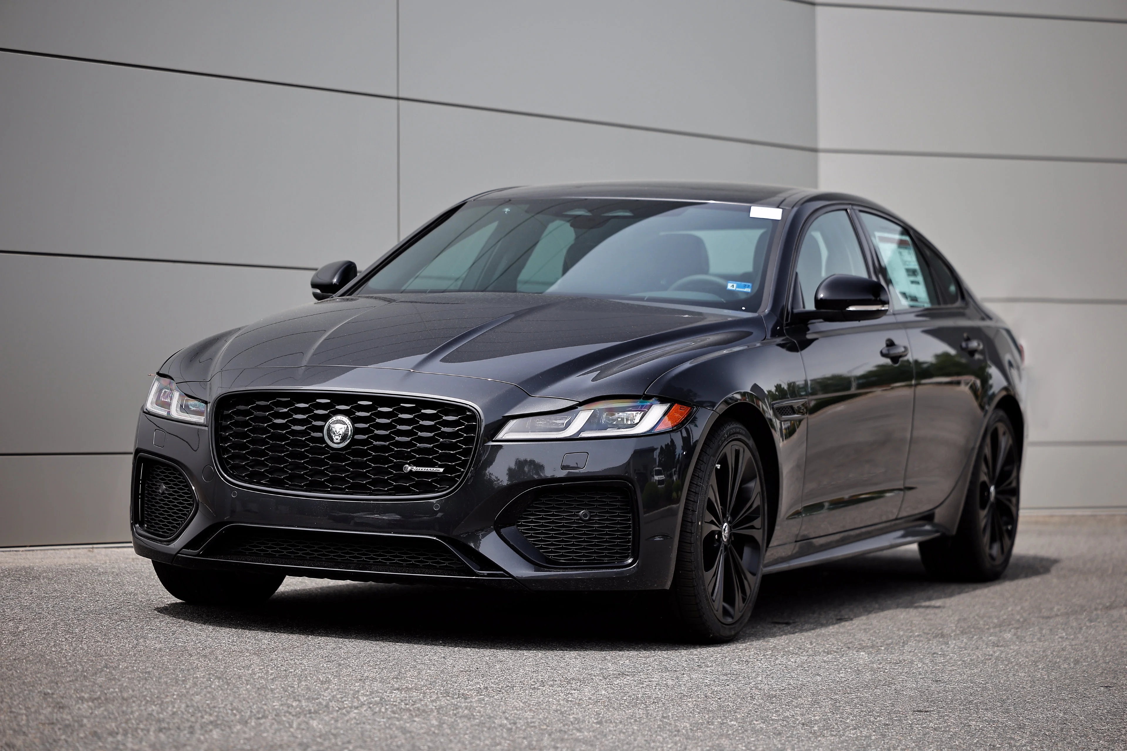 2024 Jaguar XF R-Dynamic SE