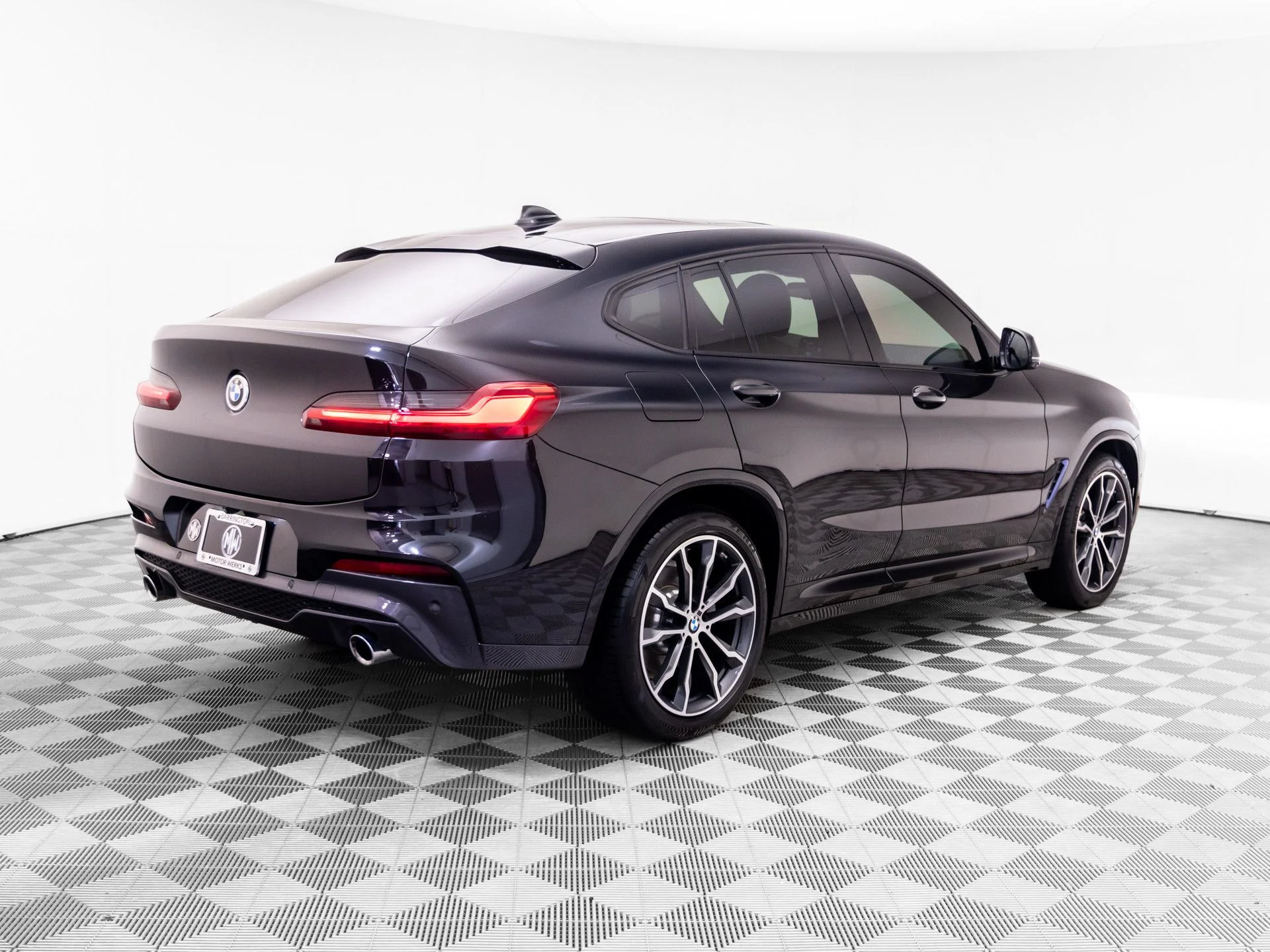 Used 2019 Black BMW xDrive30i image 5