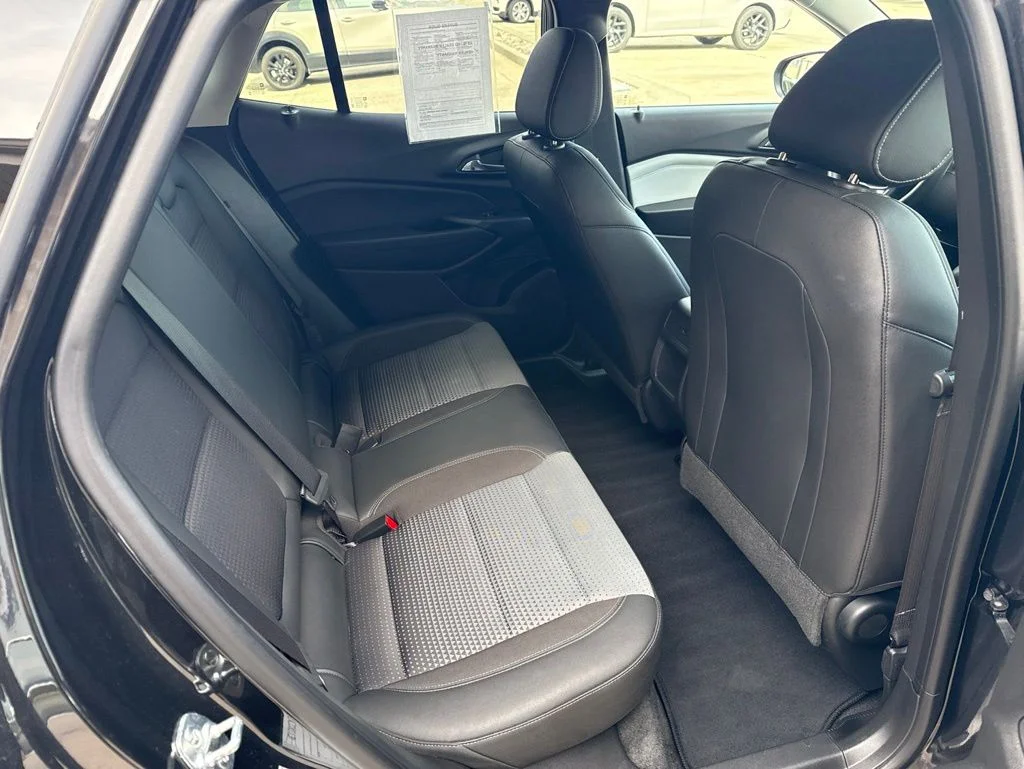 Used 2025 Black Chevrolet LT image 17