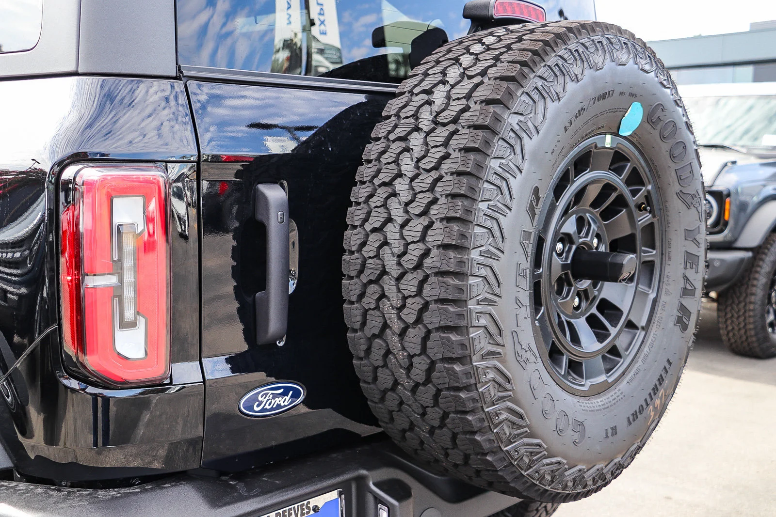 New 2026 Shadow Black Ford Outer Banks® image 10