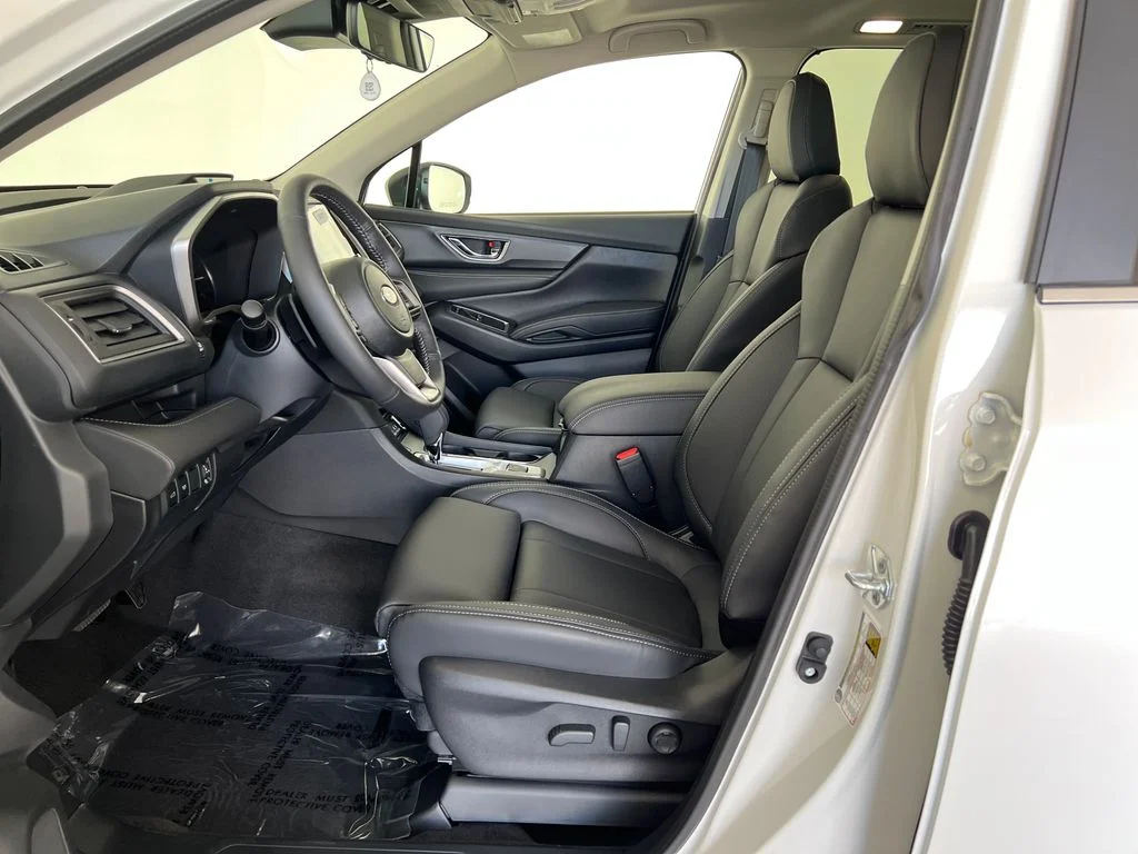 New 2026 CRYSTAL WHITE PEARL Subaru Limited 7-Passenger image 11