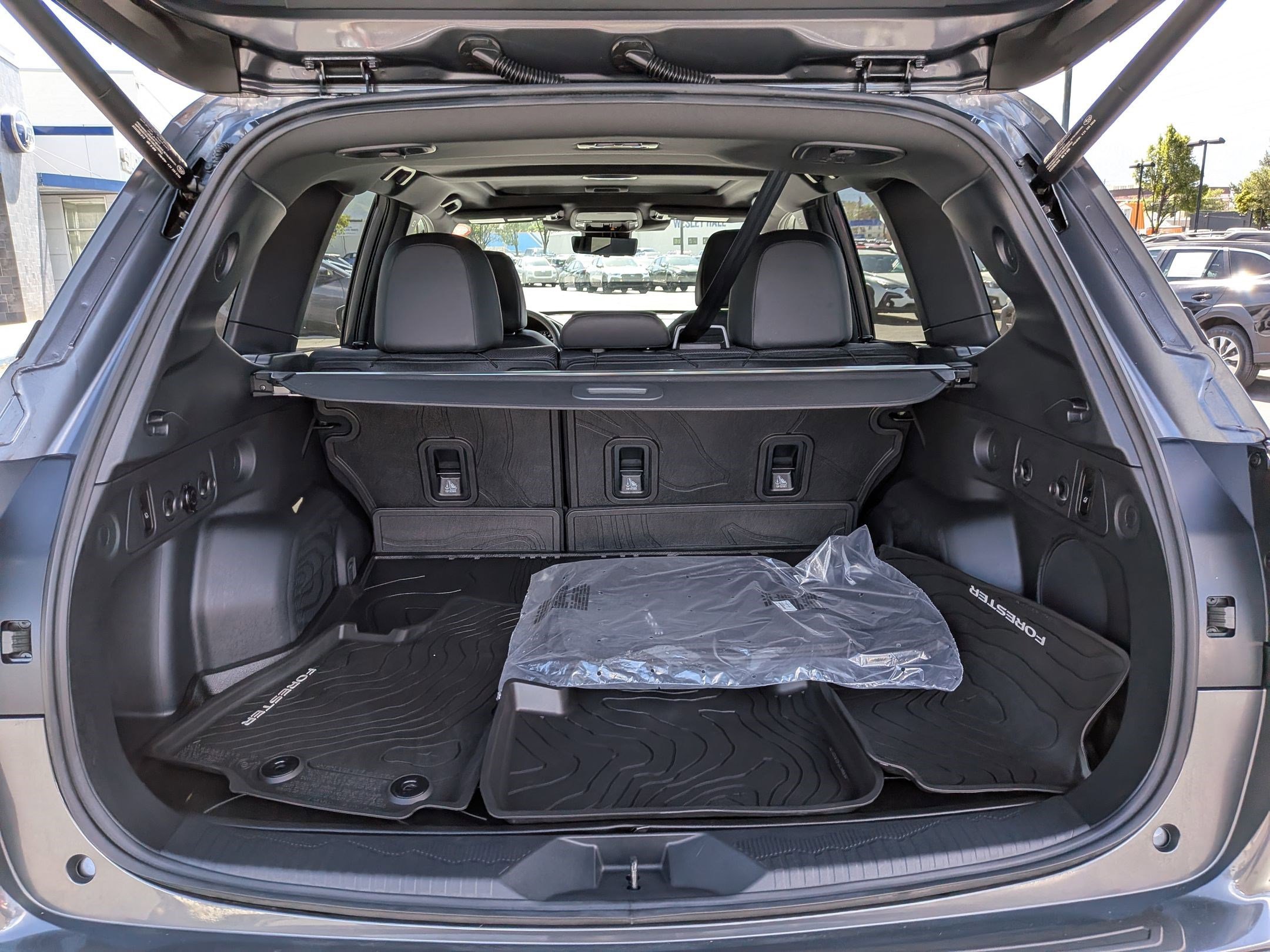 Used 2025 Magnetite Gray Metallic Subaru Touring image 27