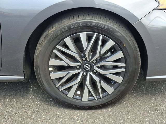 Used 2024 Gun Metallic Nissan 2.5 SV image 9