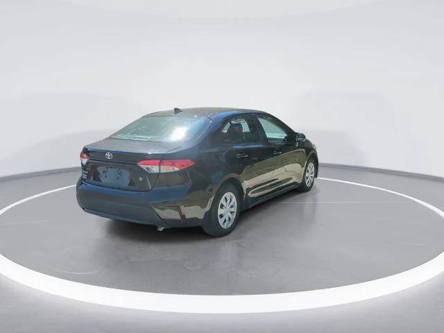 Used 2022 Black Toyota L image 7