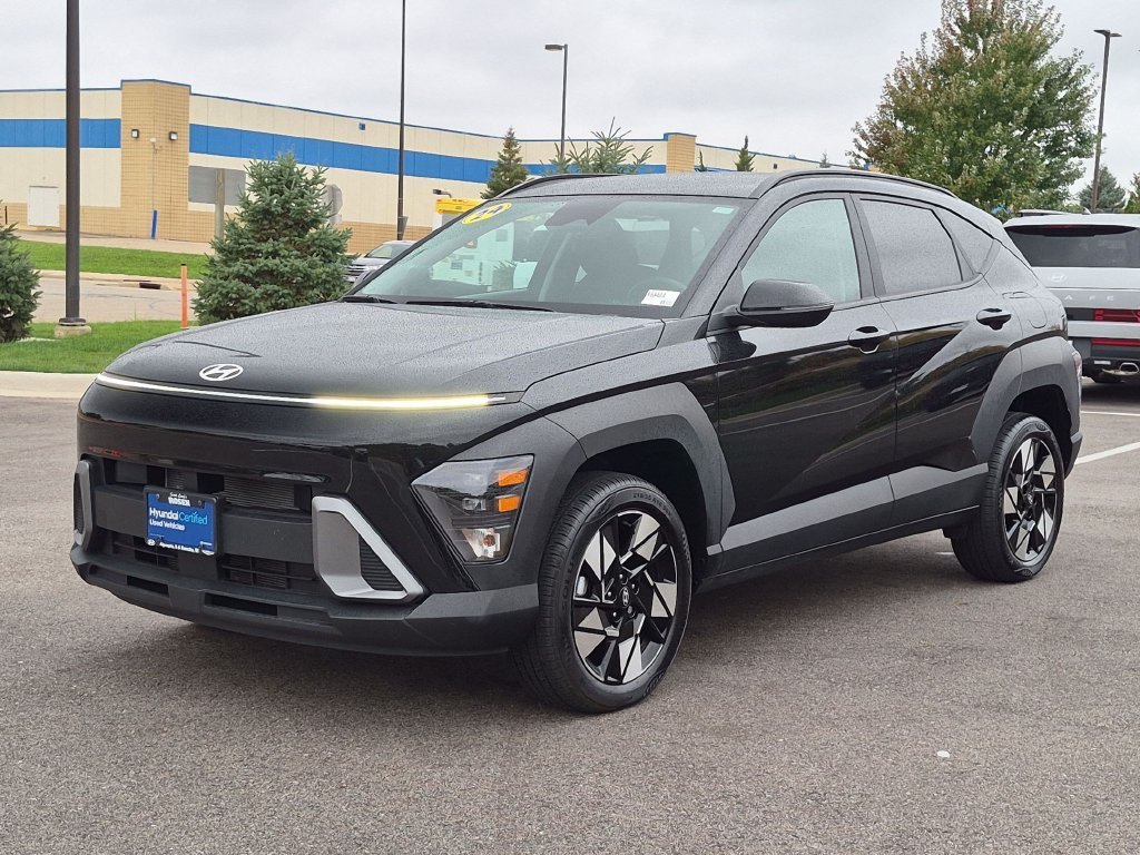 Used 2024 Black Hyundai SEL image 3