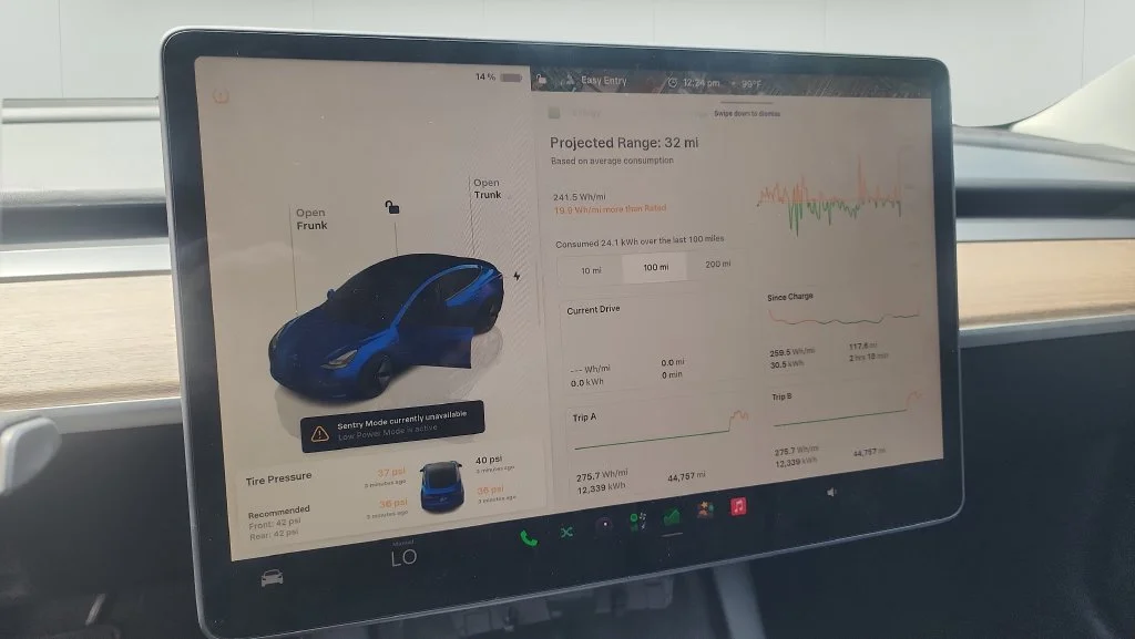 Used 2022  Tesla Base image 15