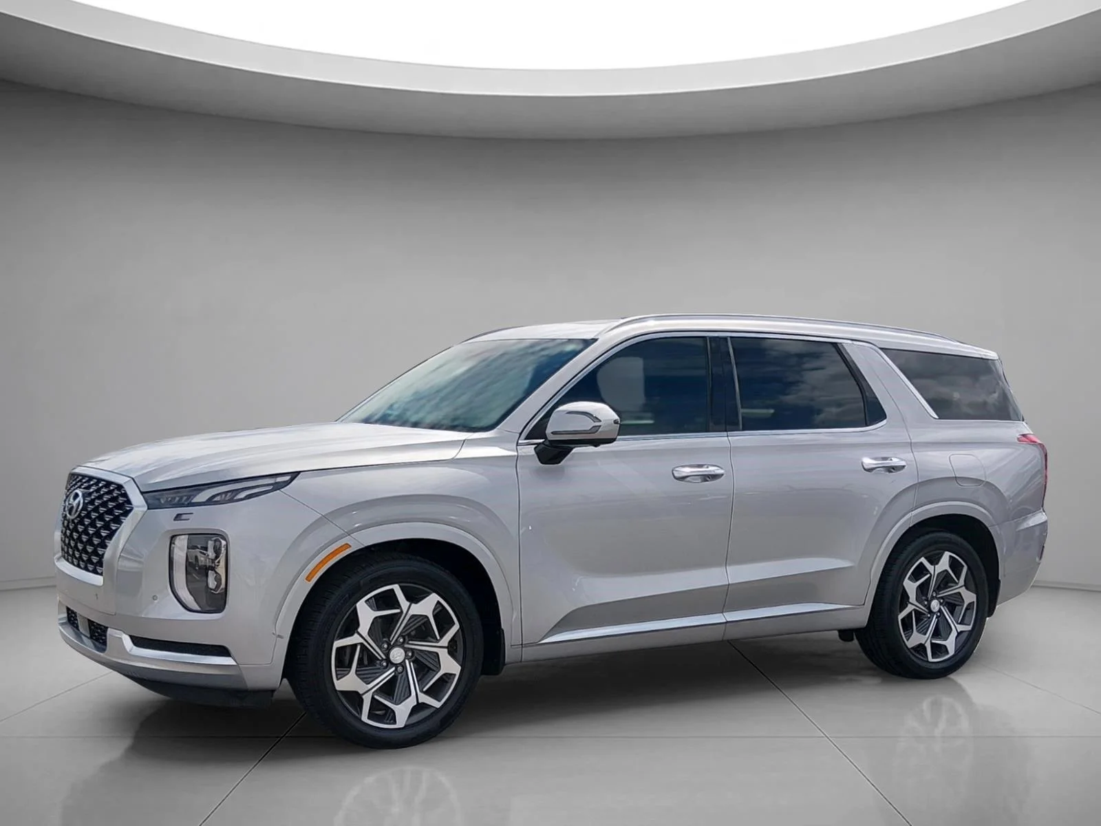 Used 2021 Typhoon Silver Hyundai Calligraphy image 1