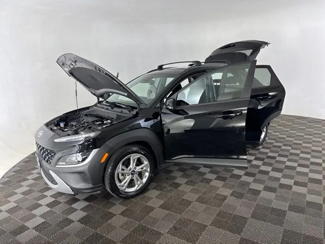 Used 2022 Black Hyundai SEL image 17