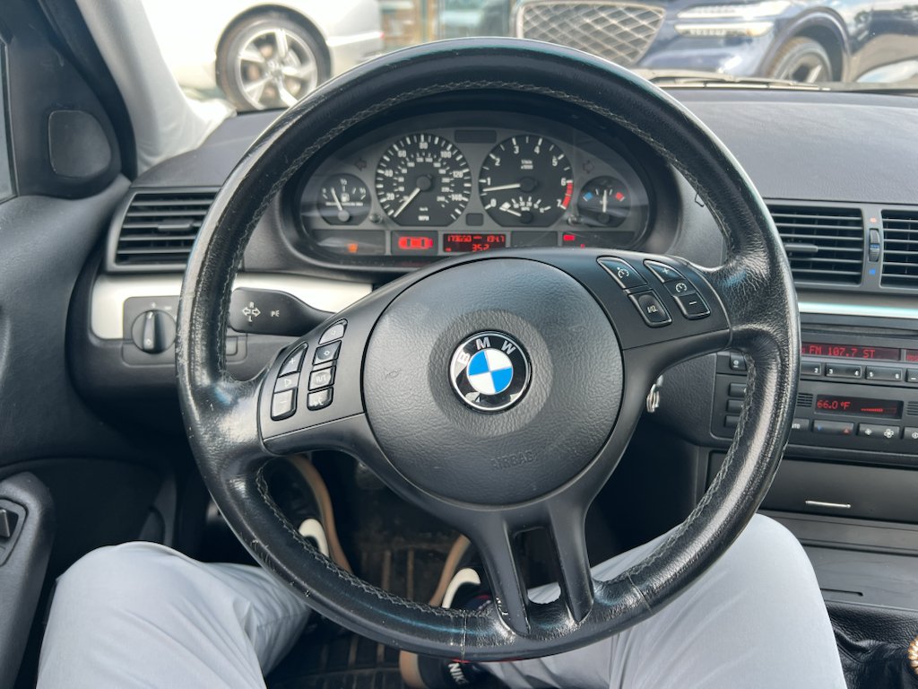 Used 2003 Alpine White BMW 325i image 5