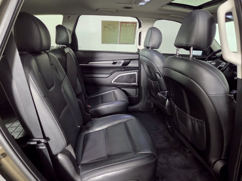 Certified Used 2021 Dark Moss Kia S image 28