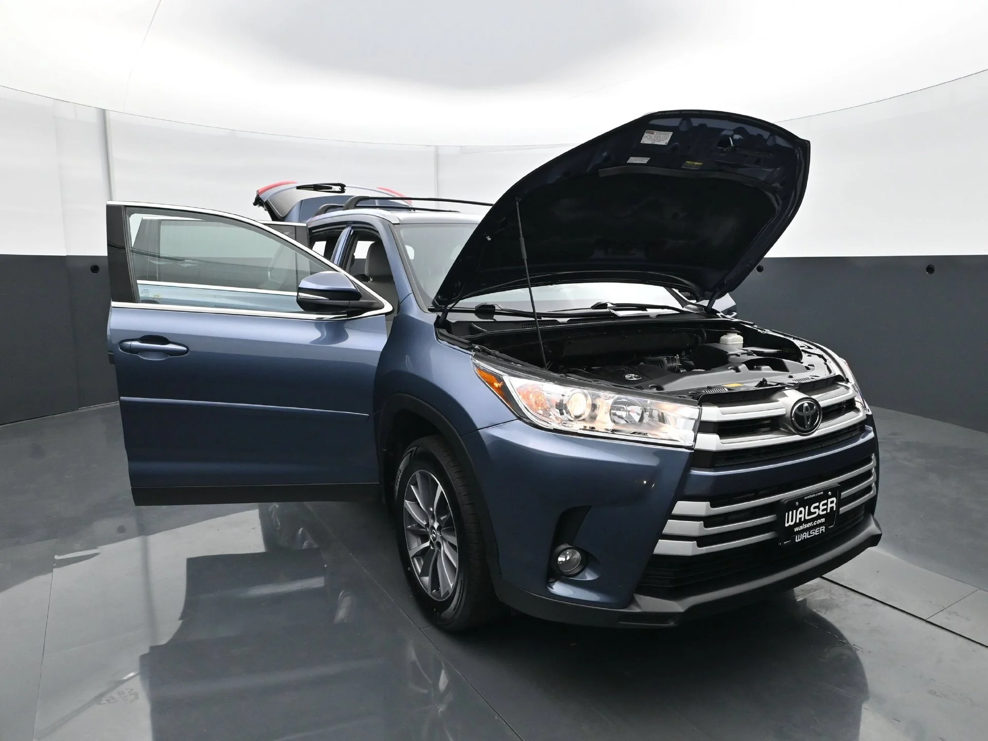 Used 2019  Toyota SE image 38