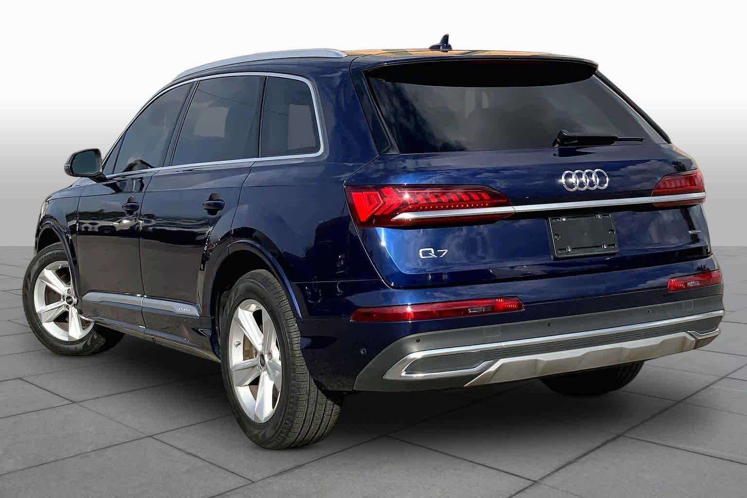 Used 2022 Mythos Black Metallic Audi Premium image 12