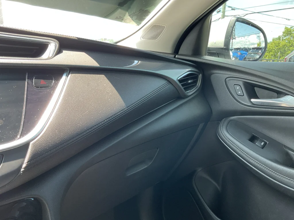 Used 2020 White Frost Tricoat Buick Select image 23