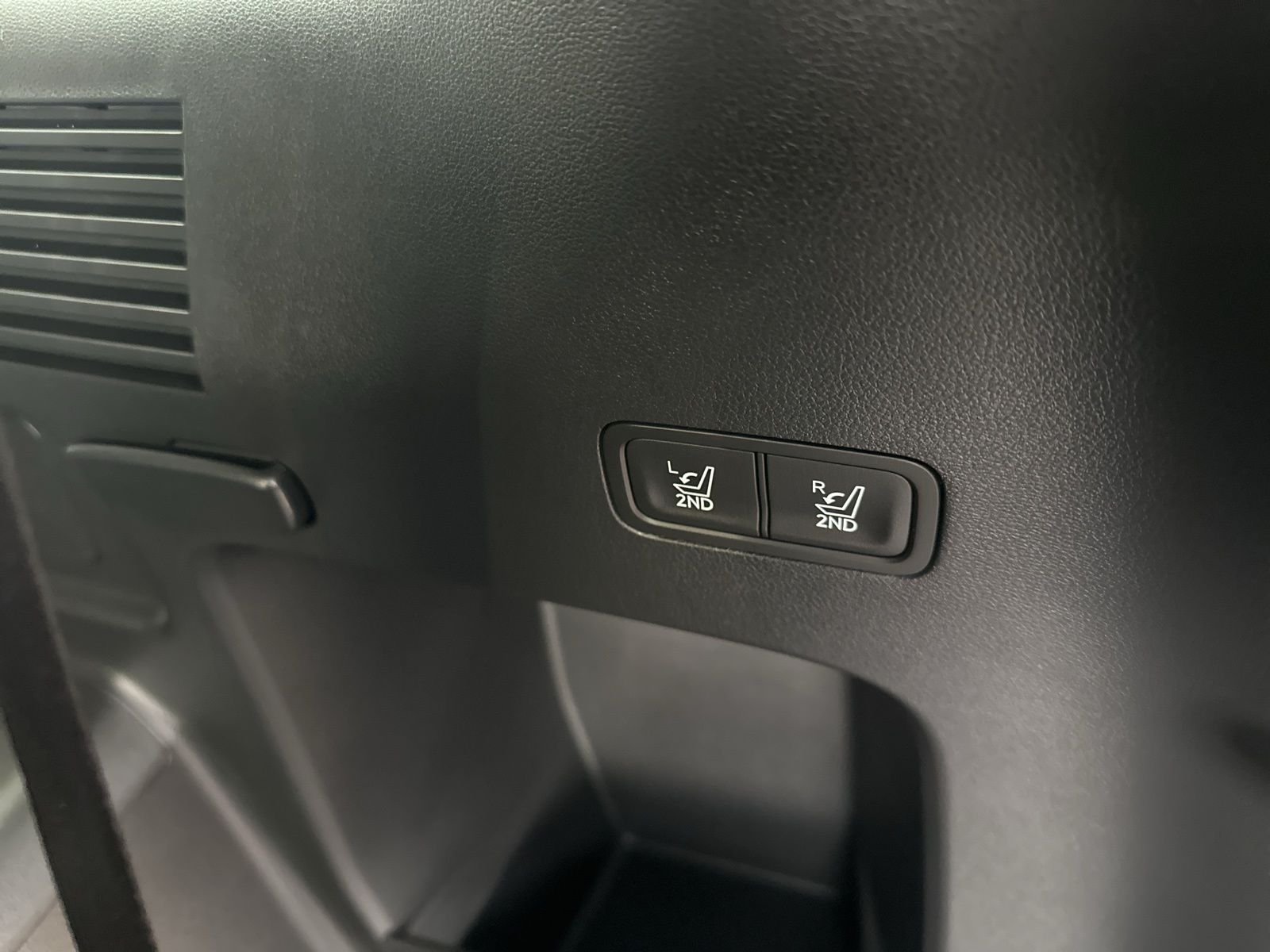 2025 Hyundai Santa Fe SE - Photo 30