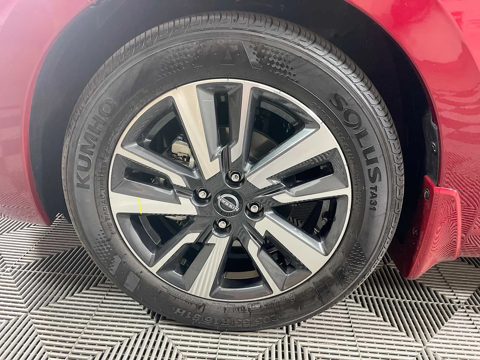 Used 2025 Scarlet Ember Tintcoat Nissan SV image 26