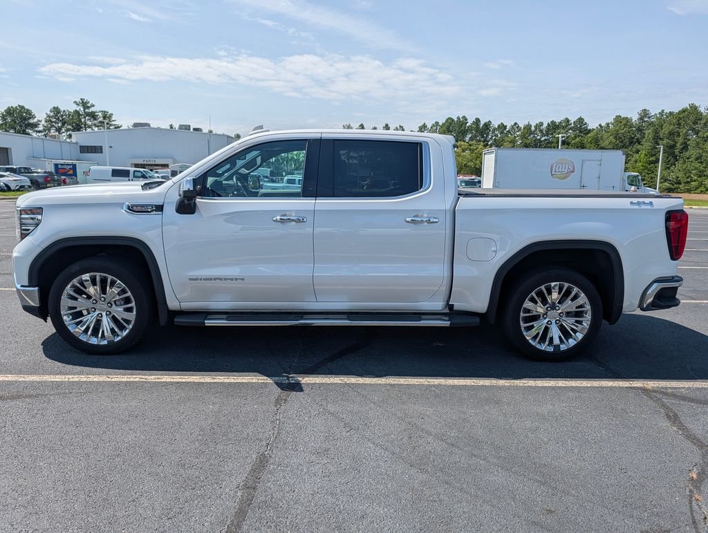 Used 2023 White GMC SLT image 24