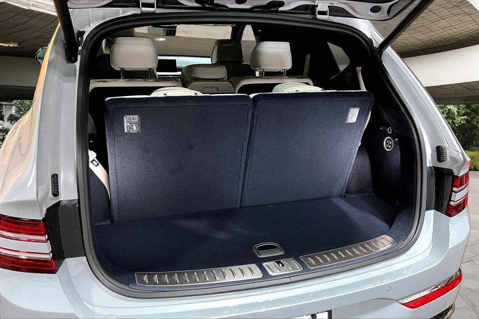 New 2027 Bering Blue Genesis 3.5T PRESTIGE image 5
