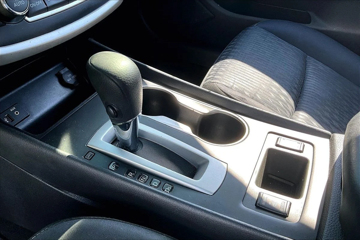 Used 2016 White Nissan 2.5 SV image 18